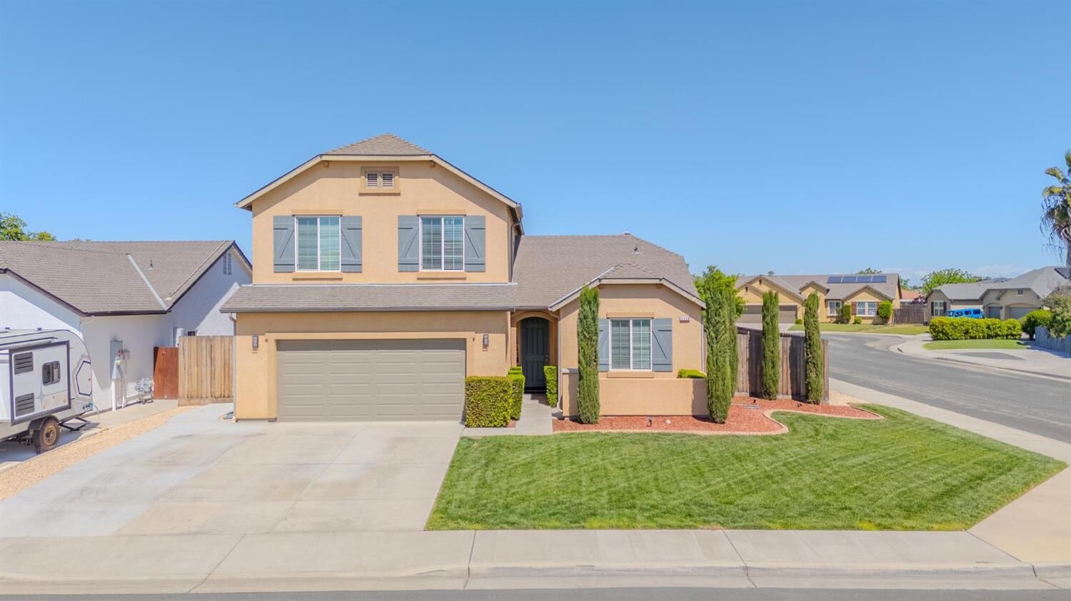Property Photo:  1116 W Muir Way  CA 93230 