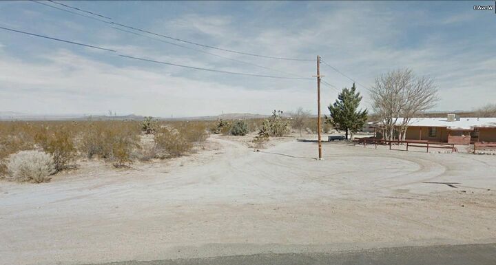 Property Photo:  136 E Ste Vic Avenue V12 Ste  CA 93553 