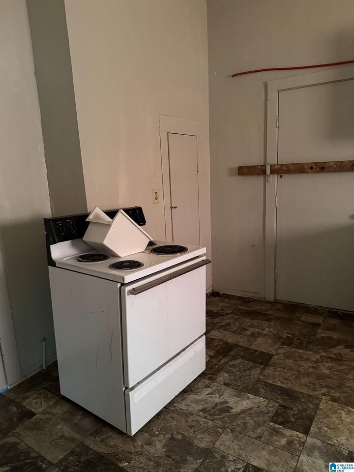 Property Photo:  700 W 18th Street  AL 36201 