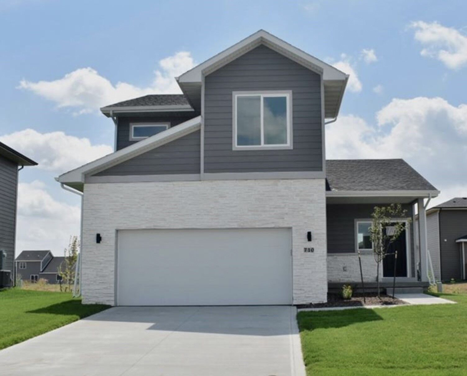 Property Photo:  710 SE Drumlin Drive  IA 50263 