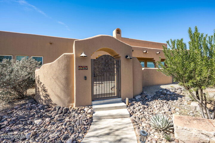 Property Photo:  7213 Madera Vieja Court  NM 88007 