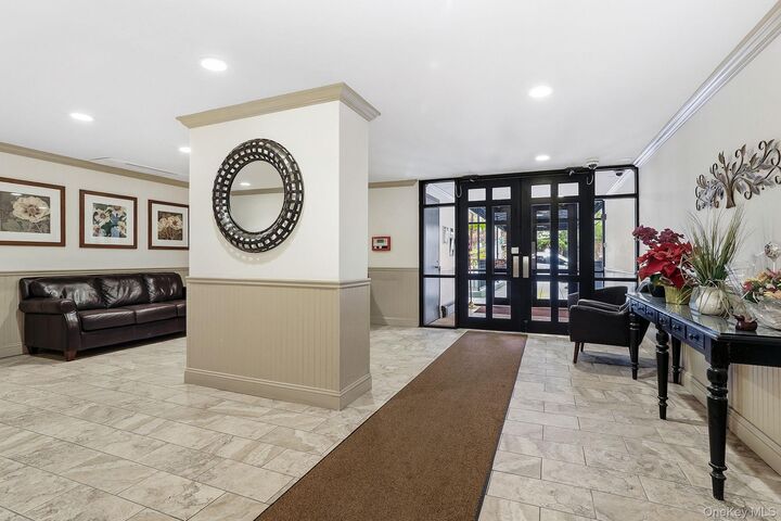 Property Photo:  80 Hartsdale Avenue E 101  NY 10530 