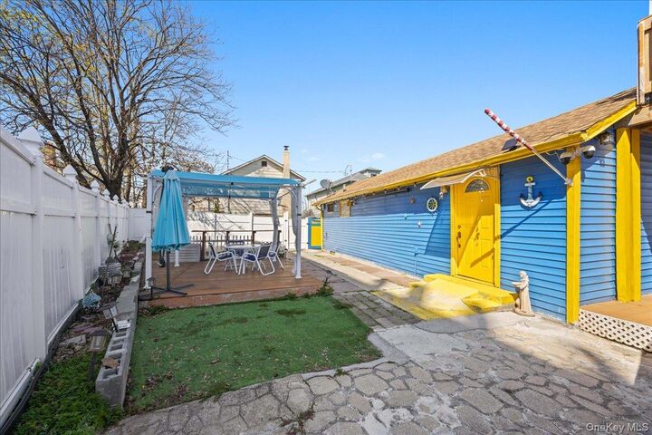 Property Photo:  57 Pennyfield Camp  NY 10465 