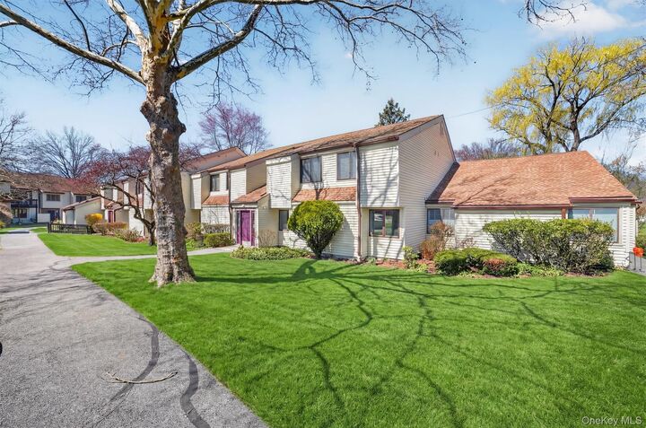 Property Photo:  51 Jefferson Oval F  NY 10598 