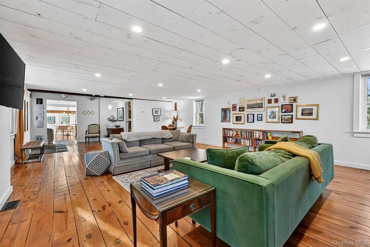 Property Photo:  322 State Route 94 S  NY 10990 