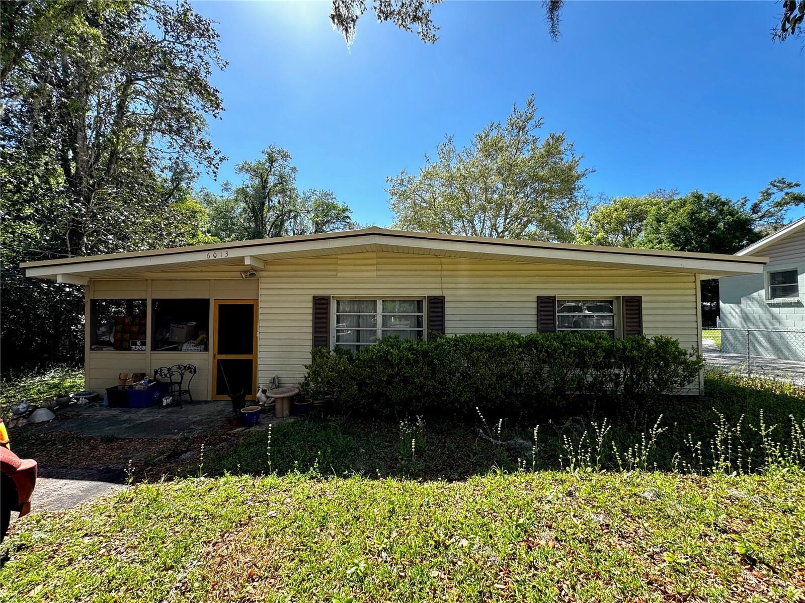 Property Photo:  6013 Idle A While Circle  FL 33523 