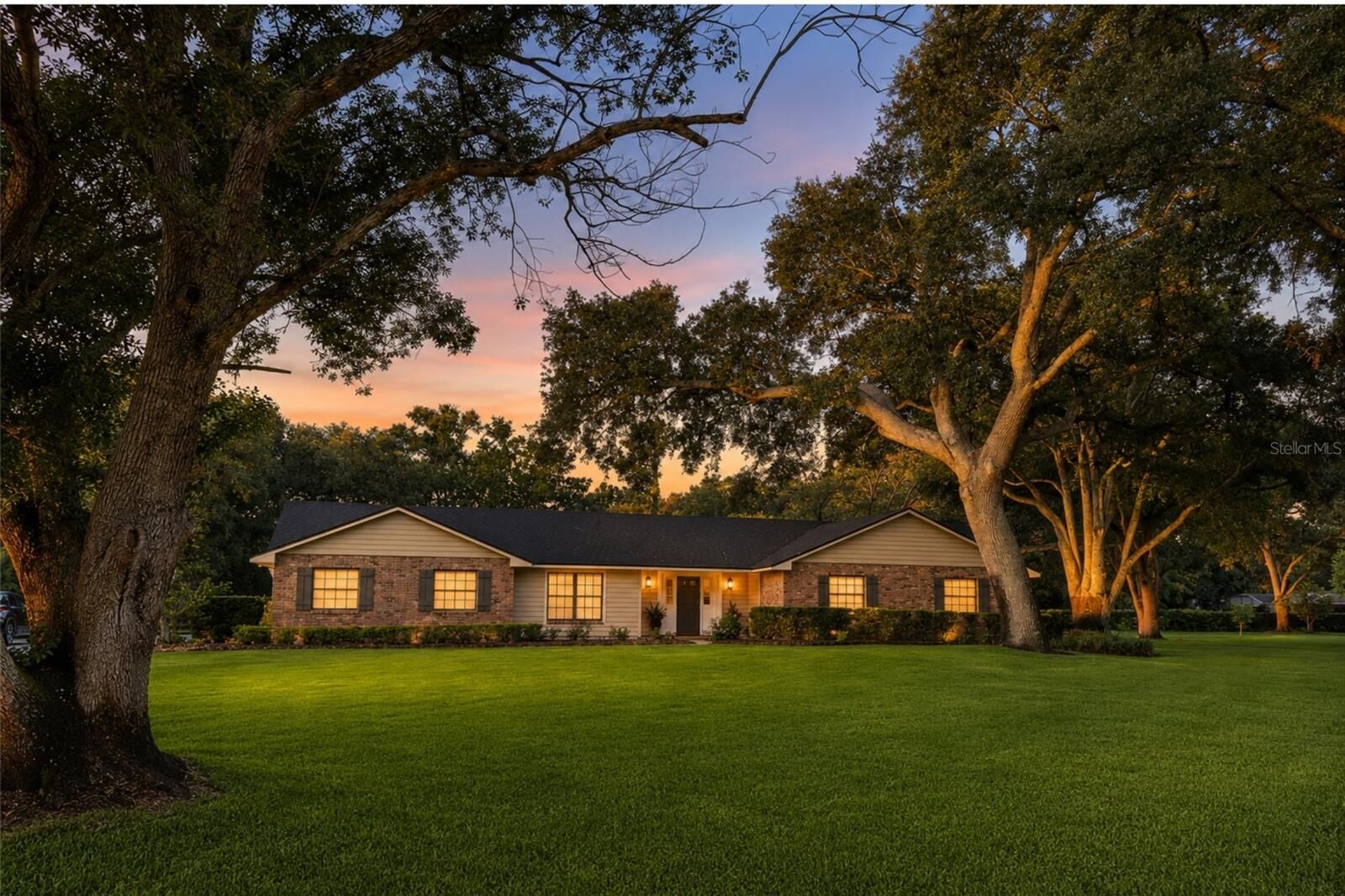 Property Photo:  14140 Country Estate Drive  FL 34787 