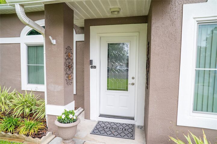 Property Photo: 8809 Hunting Bow Court FL 32829
