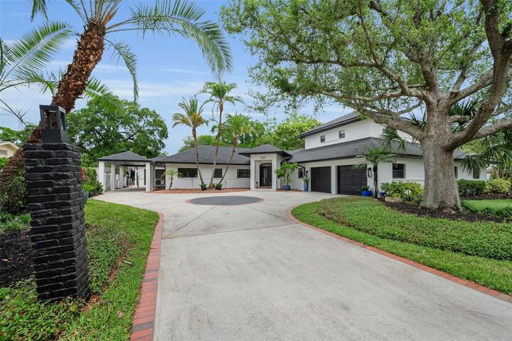 Property Photo:  2521 Lake Ellen Drive  FL 33618 