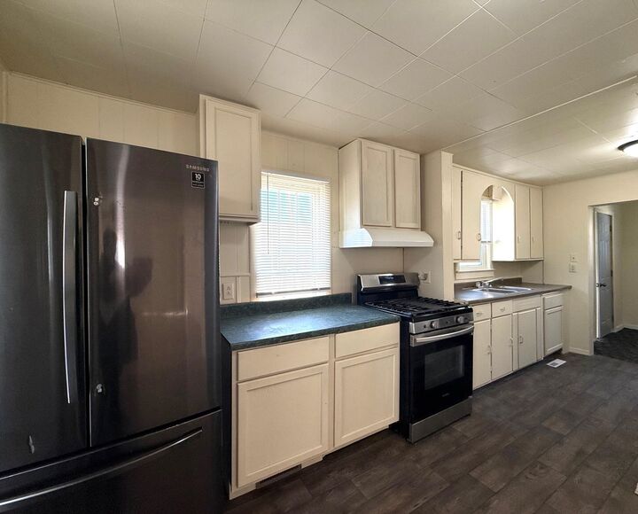 Property Photo:  407 S Kiesel Street  MI 48706 