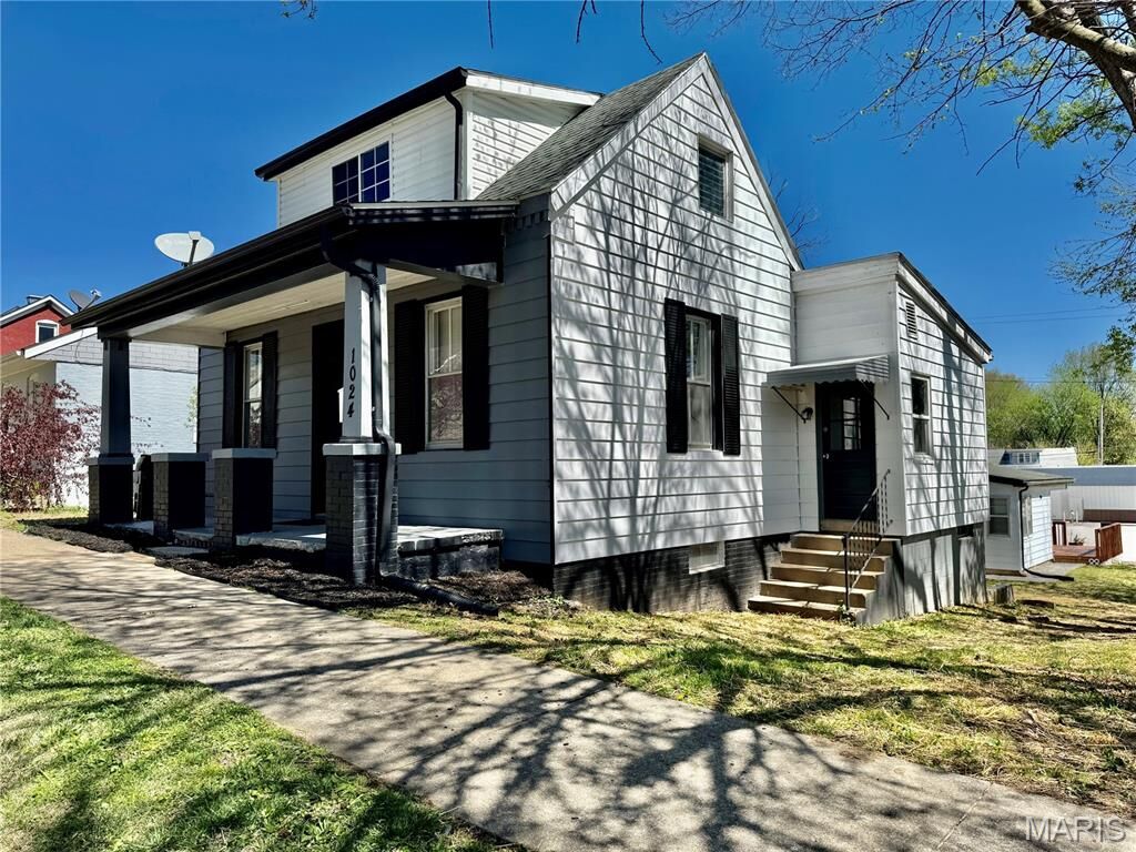 Property Photo: 1024 South Charles Street IL 62220