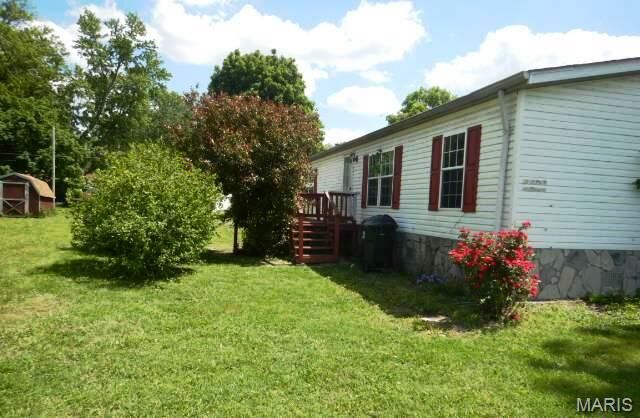 Property Photo: 1424 N Main Street IL 62239