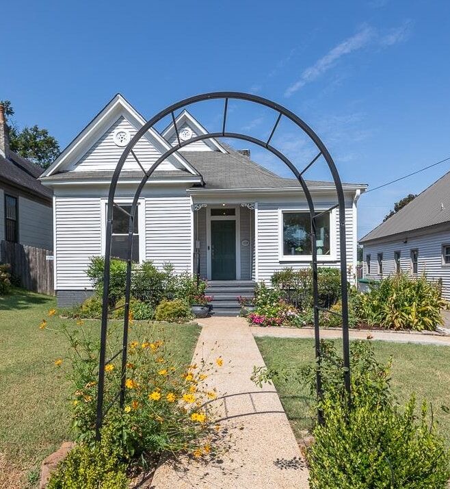 Property Photo:  519 Summitt St  TN 38104 