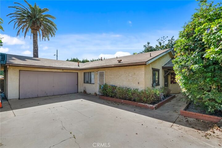 Property Photo:  12650 Glenshire  CA 90242 