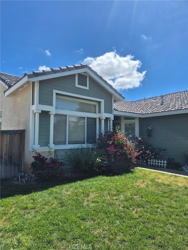 Property Photo:  39434 Obsidian Court  CA 93551 