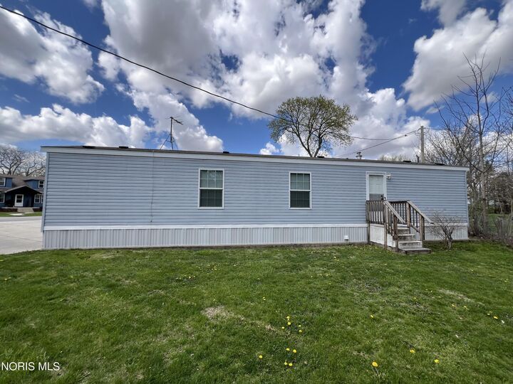 Property Photo:  404 N Main Street  OH 44817 