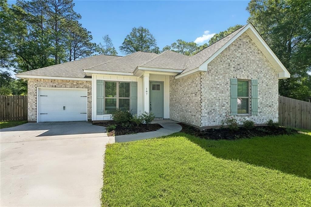 Property Photo:  187 Keeneland Place Loop  LA 70437 