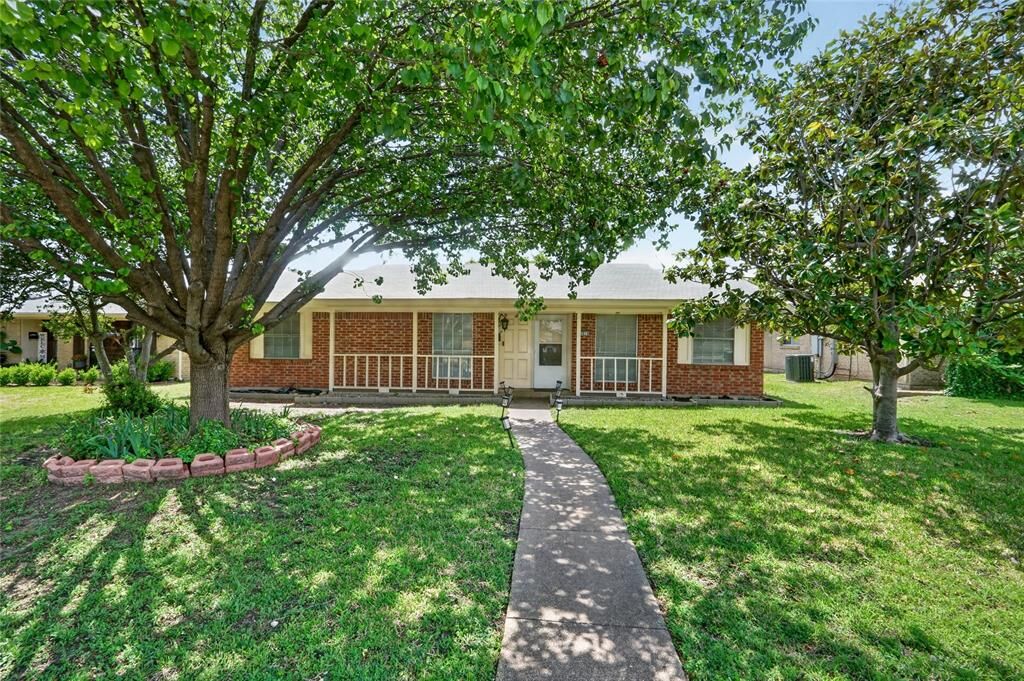 Property Photo:  2014 Powderhorn  TX 75044 
