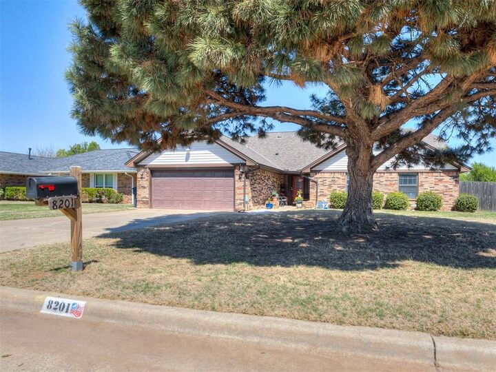 Property Photo:  8201 Willow Creek Boulevard  OK 73162 