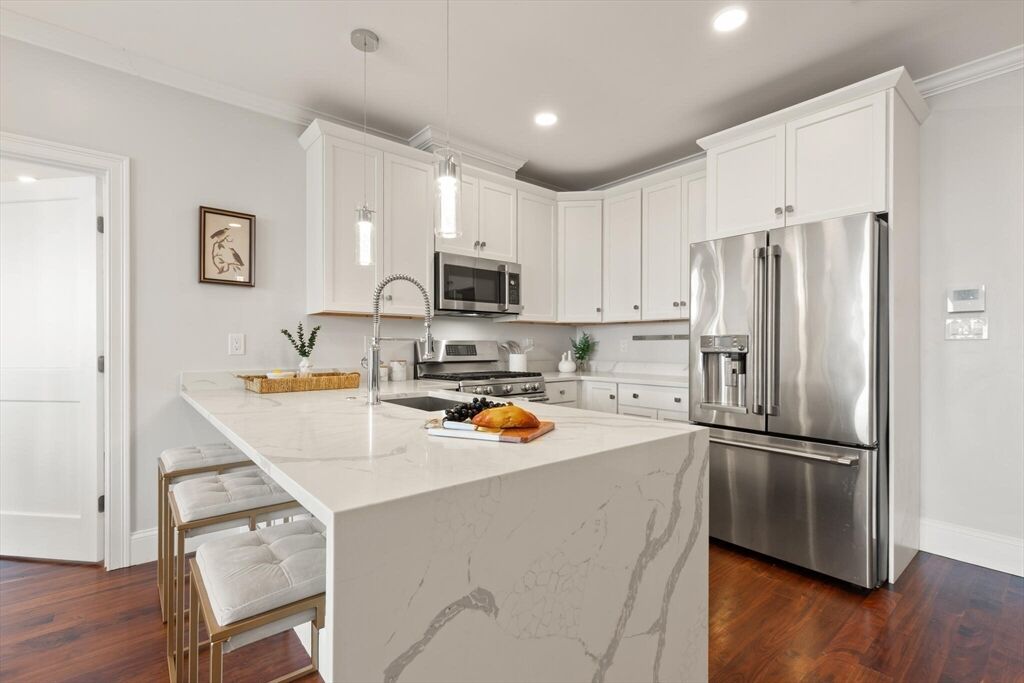 Property Photo: 519 Broadway 305 MA 02145