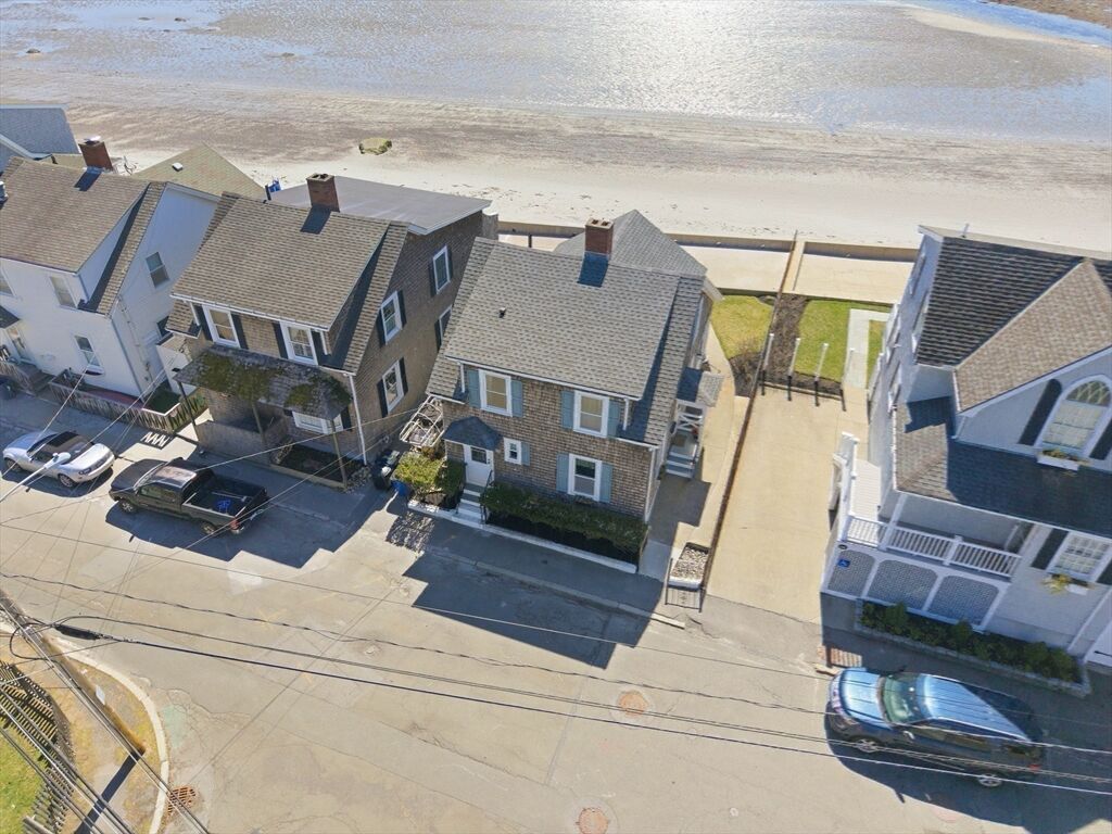 Property Photo:  85 Willow Rd  MA 01908 