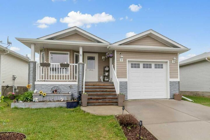 Property Photo: 6 Baywood Place AB T4S 0A7