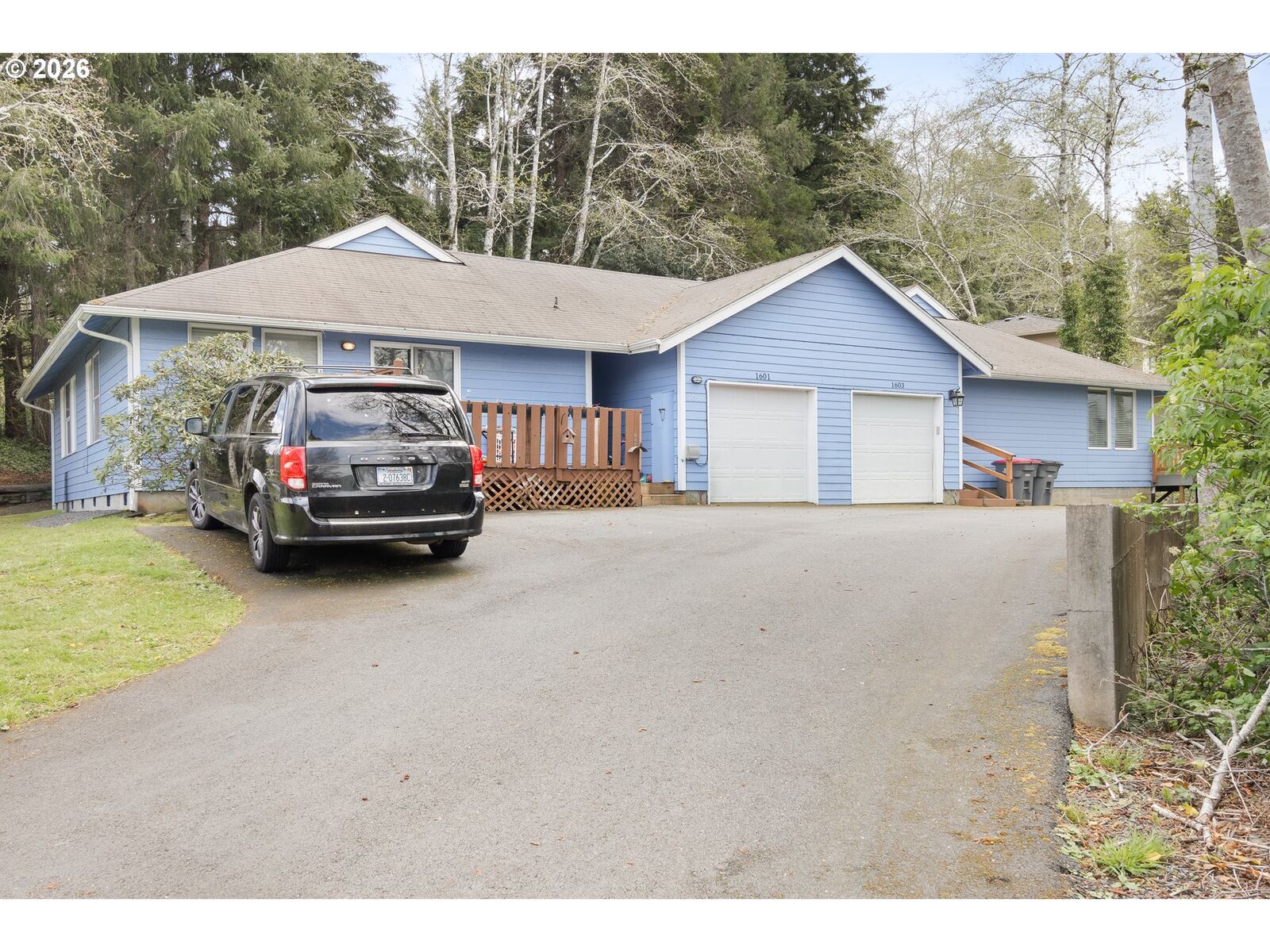 Property Photo: 1601 Spruce Dr OR 97138
