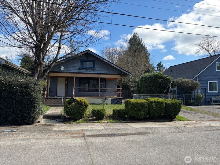Property Photo:  1506  Elizabeth Avenue  WA 98337 
