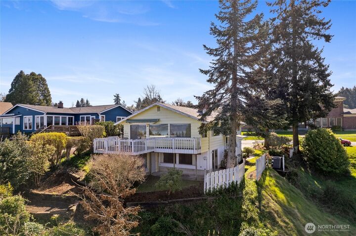 Property Photo:  1411  Nisqually Street  WA 98388 
