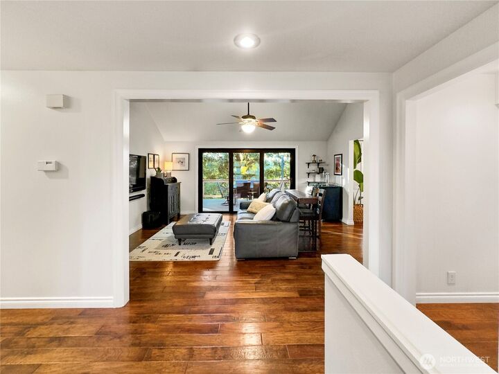 Property Photo: 4017 239th Place SE WA 98029