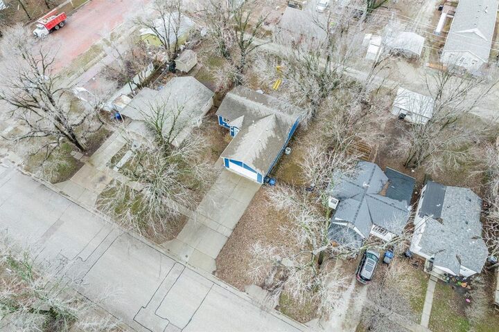 Property Photo:  609 Osage St  KS 67010 
