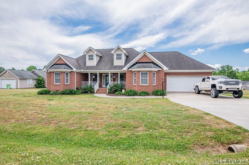 Property Photo:  14 Canterbury Ct  NC 27870 