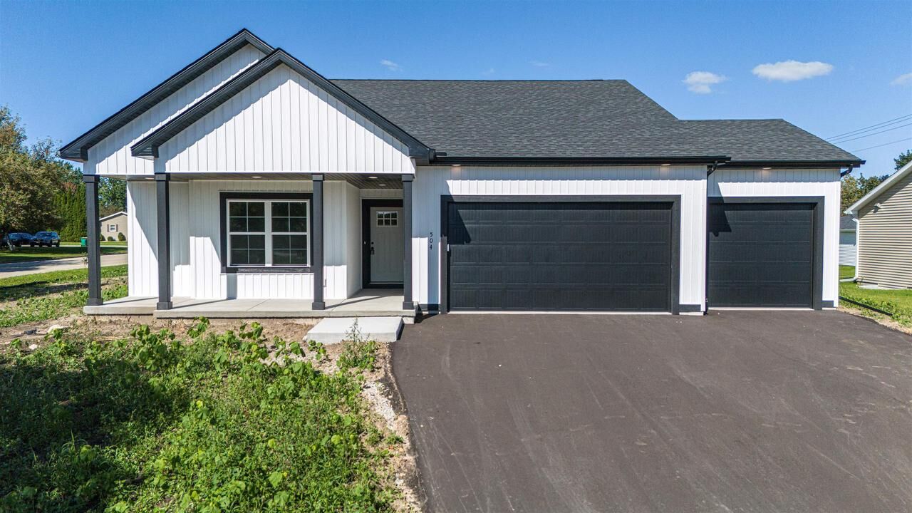 Property Photo: 504 Village Lane WI 54971