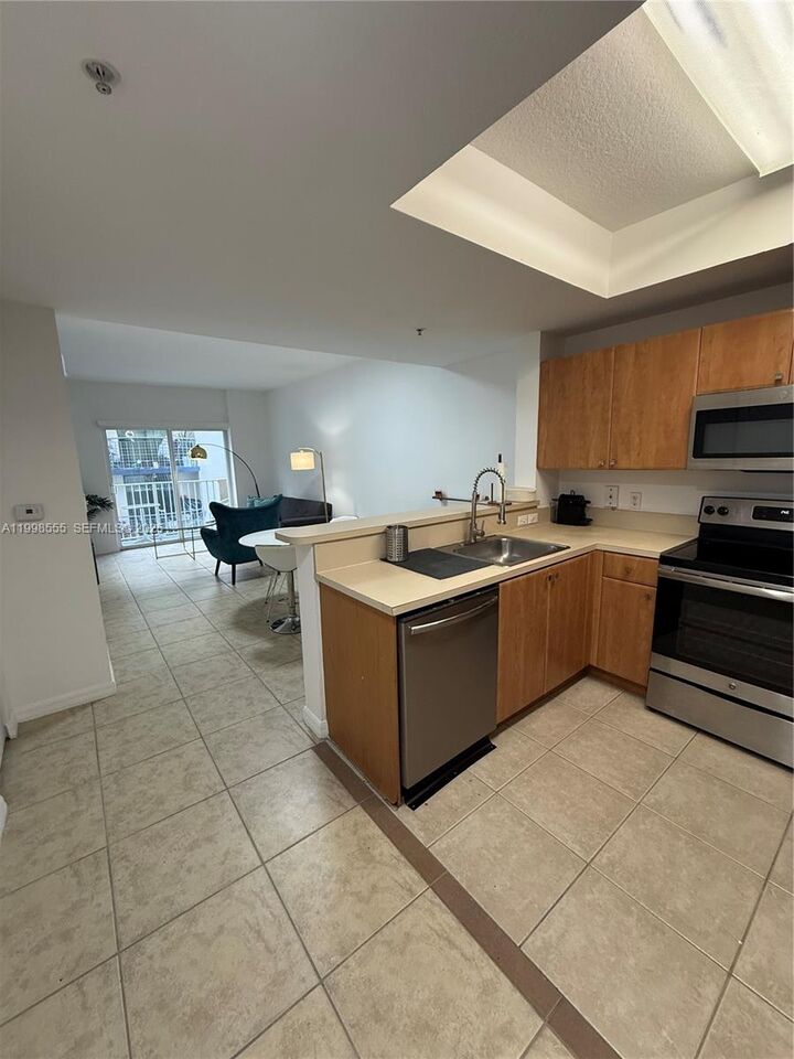 Property Photo:  119 SW 6th Ave 405  FL 33130 