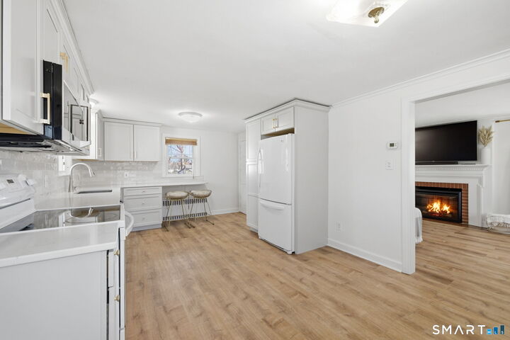 Property Photo:  104 Price Boulevard  CT 06119 