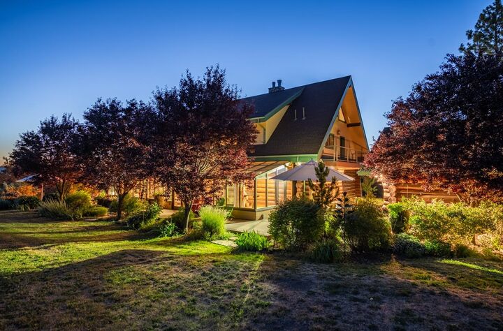 Property Photo:  5024 E Stoughton Rd  WA 99036 