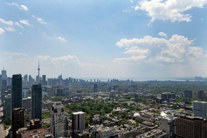 50 Yorkville Avenue 5202 — photo 1