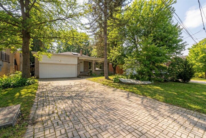 23 Christine Crescent — photo 1