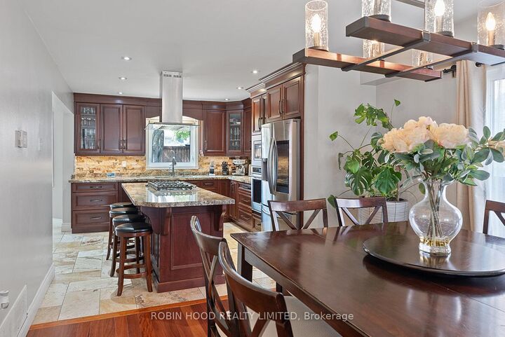 Property Photo: 22 Strangway Court ON L6Z 4L4