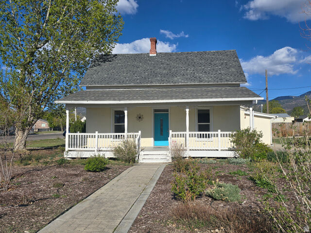 Property Photo:  112 E 400 S  UT 84627 