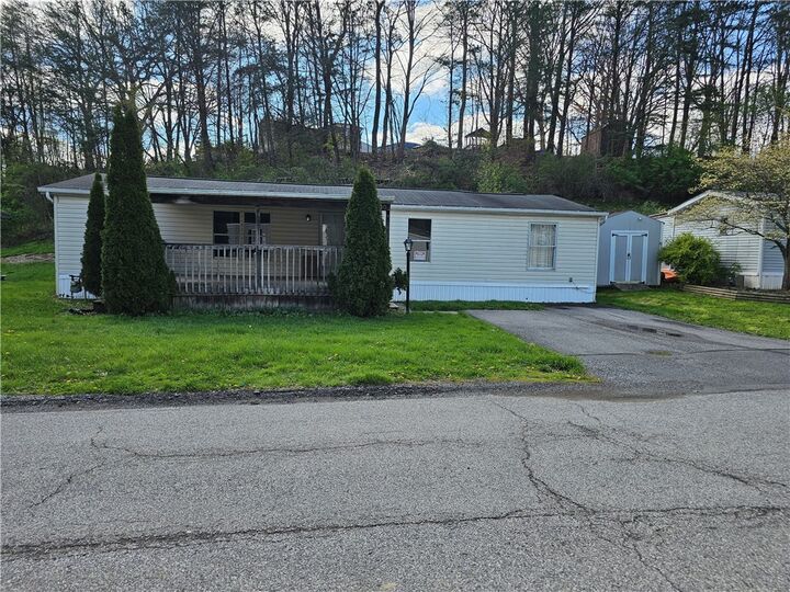 Property Photo:  280 Valleyview Dr  PA 15071 