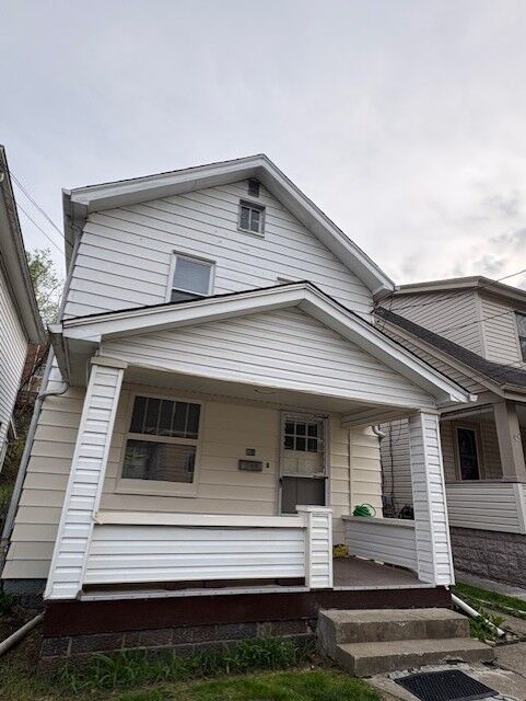 Property Photo:  906 Kable Way  PA 15108 