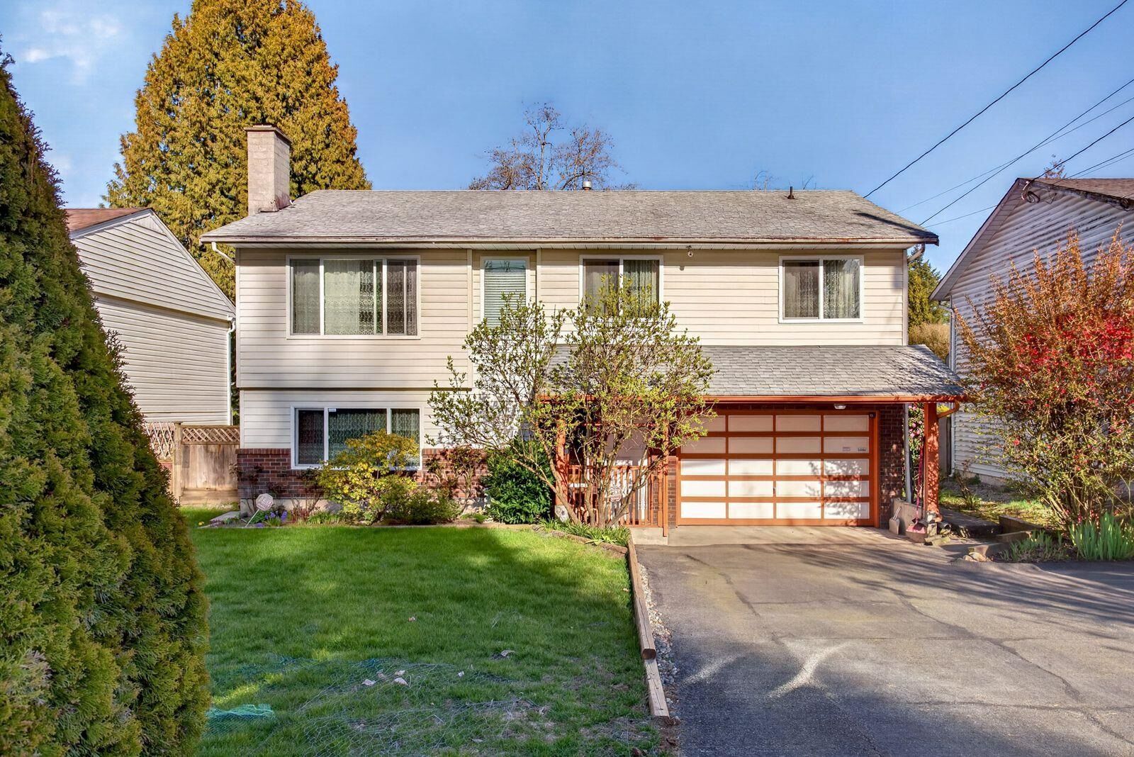 Property Photo: 10842 144A Street BC V3R 3R1