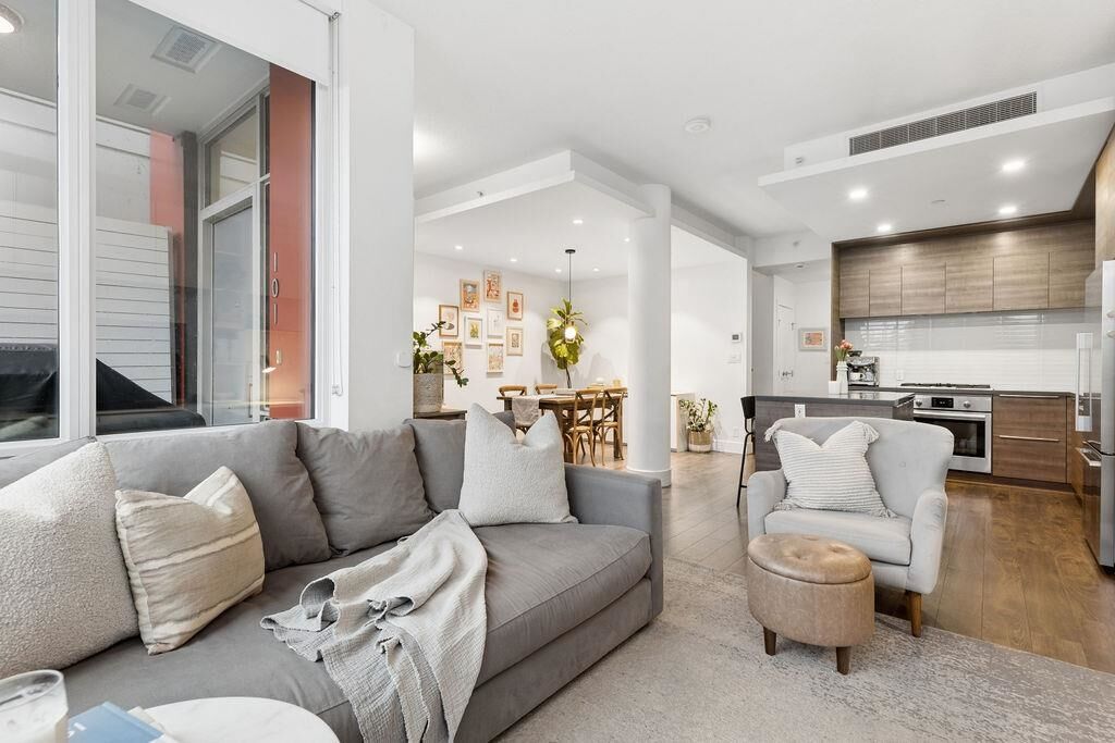 Property Photo:  1550 Fern Street 101  BC V7J 0A9 