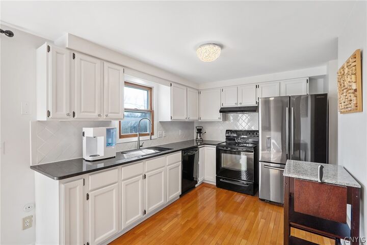 Property Photo: 105 Mercury Circle NY 13088