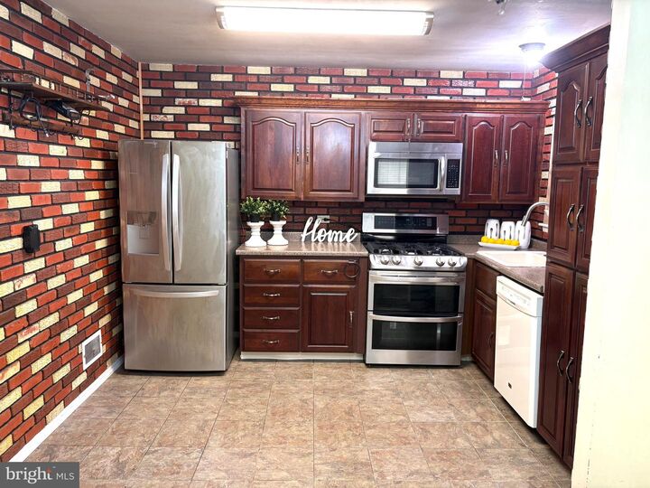 Property Photo:  146 Ewingville Road  NJ 08638 