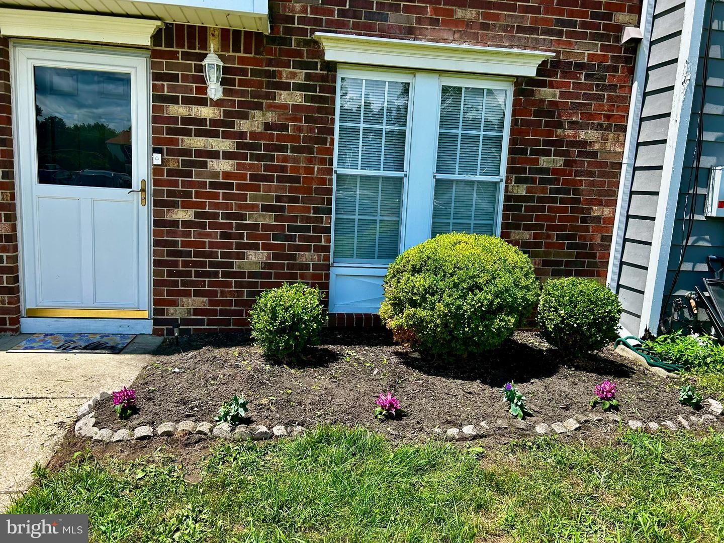 Property Photo: 175 Villa Knoll Court NJ 08081