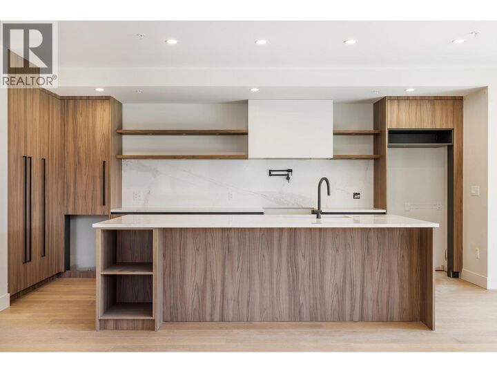 Property Photo: 5304 Buchanan Road 102 BC V0H 1X1