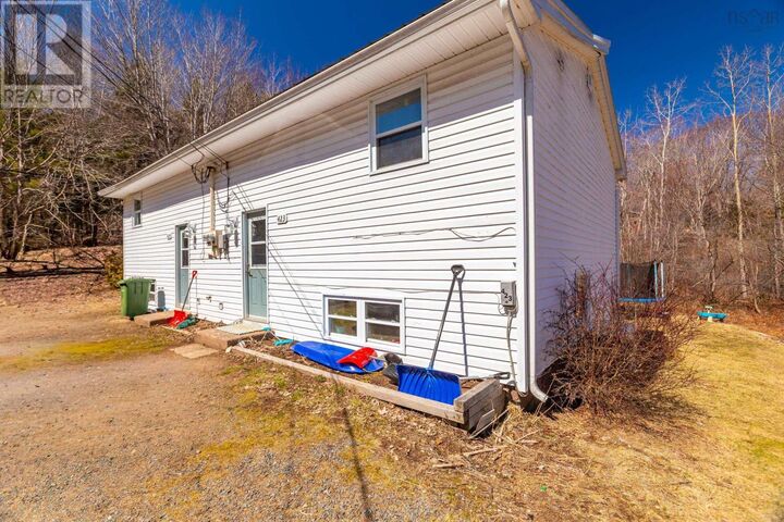 423 Canaan Avenue — photo 1