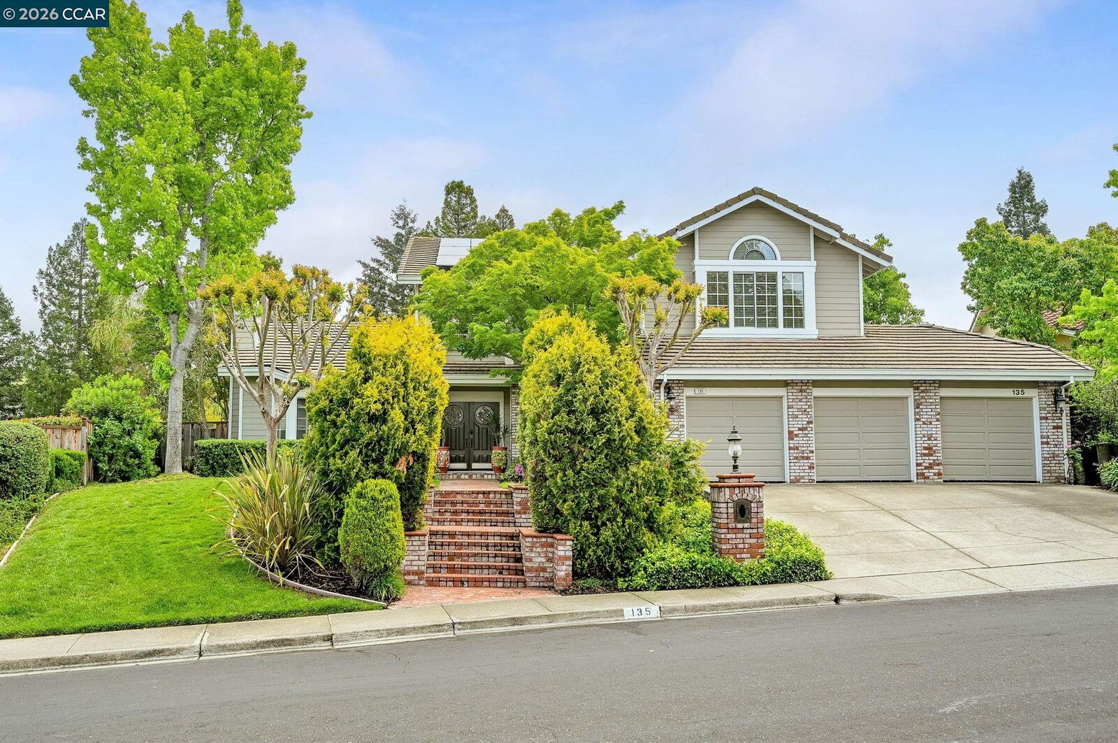 Property Photo: 135 Crestridge Dr CA 94506